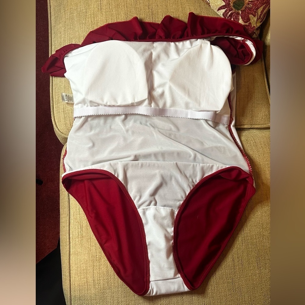 One Shoulder Ruffle One Piece Swimsuit - Picture 12 of 14